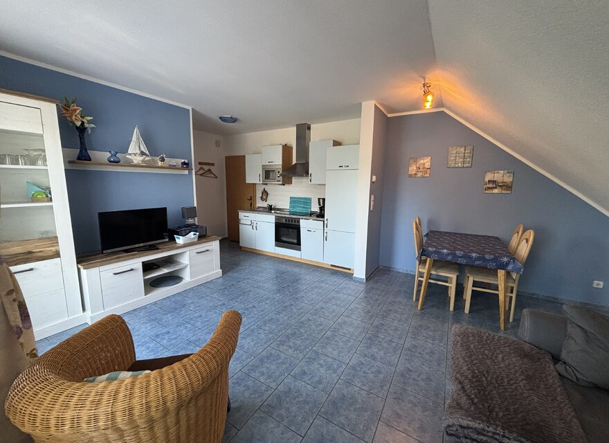 Wohn-/ Essbereich mit EBK