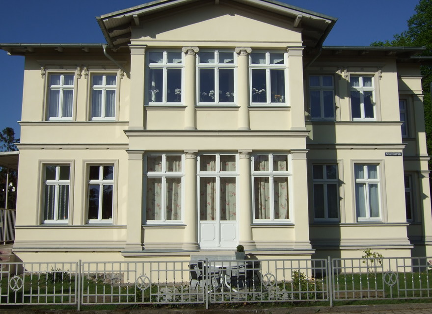 Aussenansicht der Villa