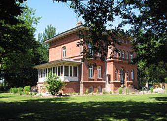 Herrenhaus von vorne exklusiv usedom