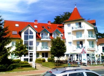 Residenz Waldhaus von außen exklusiv usedom