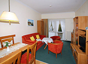 Wohnzimmer mit Eßplatz