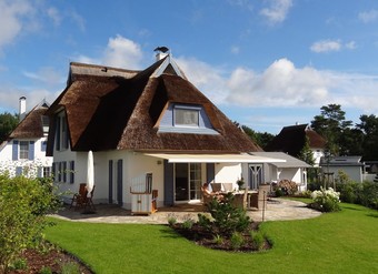 Ferienhaus von der Gartenseite exklusiv usedom