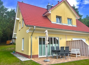 Ferienhaus mit Garten/Terrasse