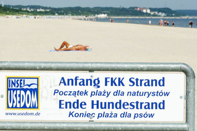Viel Platz für nackte Sonnenanbeter am Ahlbecker Grenzstrand