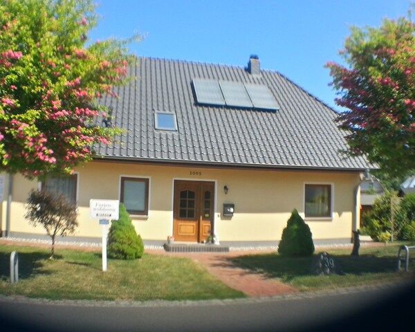 Ferienwohnung Glowe : Haus