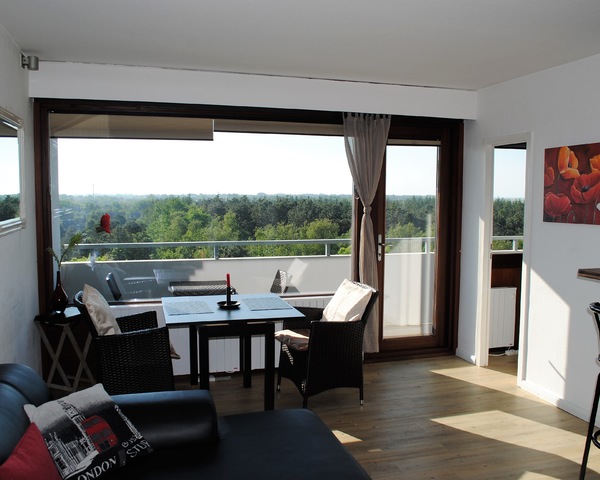 Ferienwohnung St. Peter-Ording : Wohnzimmer mit Loggia Ferienwohnung St. Peter-Ording : Wohnzimmer mit Loggia