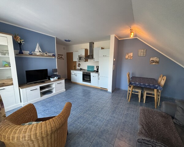 Ferienwohnung Zinnowitz : Wohn-/ Essbereich mit EBK