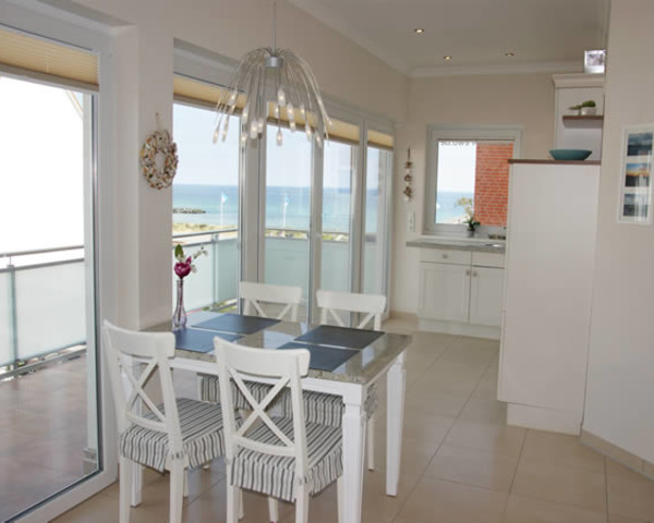 Ferienwohnung Schönberg : Essbereich mit Meerblick