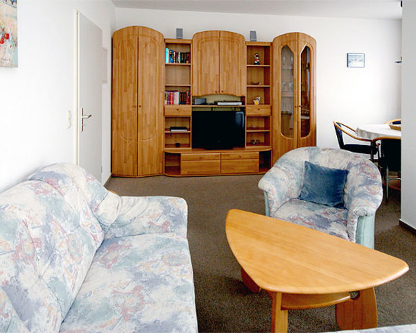 Ferienwohnung Ahlbeck : Wohnzimmer mit TV Ferienwohnung Ahlbeck : Wohnzimmer mit TV