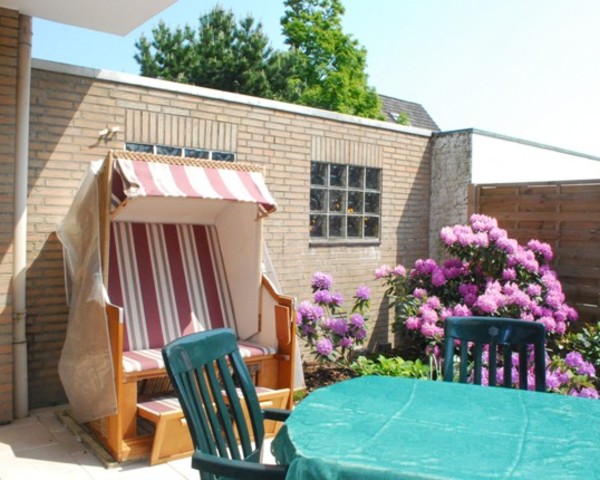 Ferienwohnung Büsum : Terrasse mit Strandkorb Ferienwohnung Büsum : Terrasse mit Strandkorb